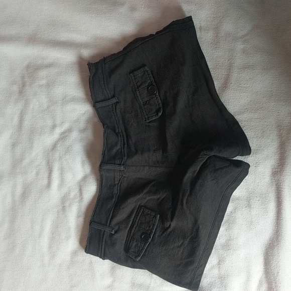 Black short - Picture 2 of 2